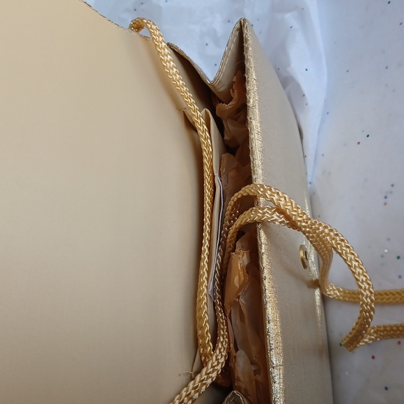 Vintage La Regale Gold Satin Clutch - Picture 3 of 10